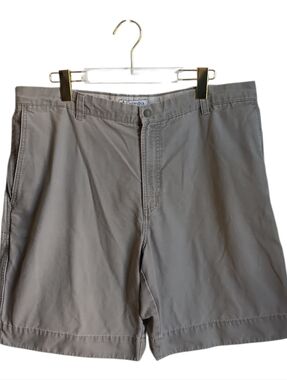 Columbia Men's Light Gray Flat Front Casual Shorts 38 Gorpcore Cottagecore